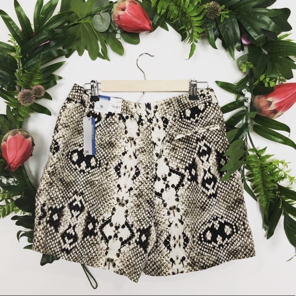 JCPenney Worthington NWT Snakeskin Print Shorts 14 - Picture 5 of 5